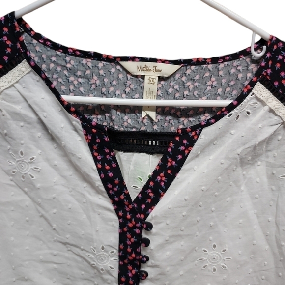 Matilda Jane long Sleeve white eyelet top roses on top xs - Picture 3 of 11